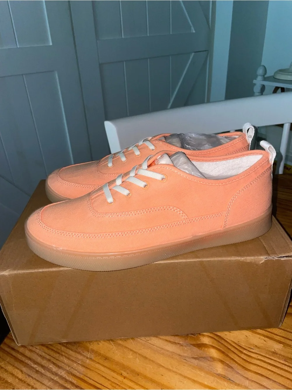 Vionic Women's Beach Cyan Slip On Sneaker In shell coral Sz 10M NWB